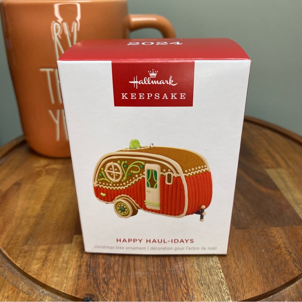 HALLMARK Haul-idays Camper Ornament